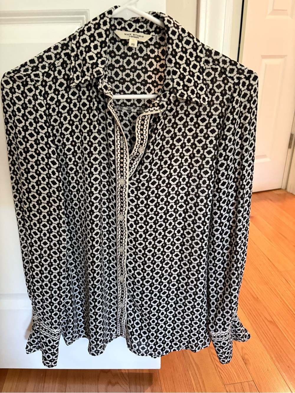 Max Studio Black & White Geometric Button-Up Blouse